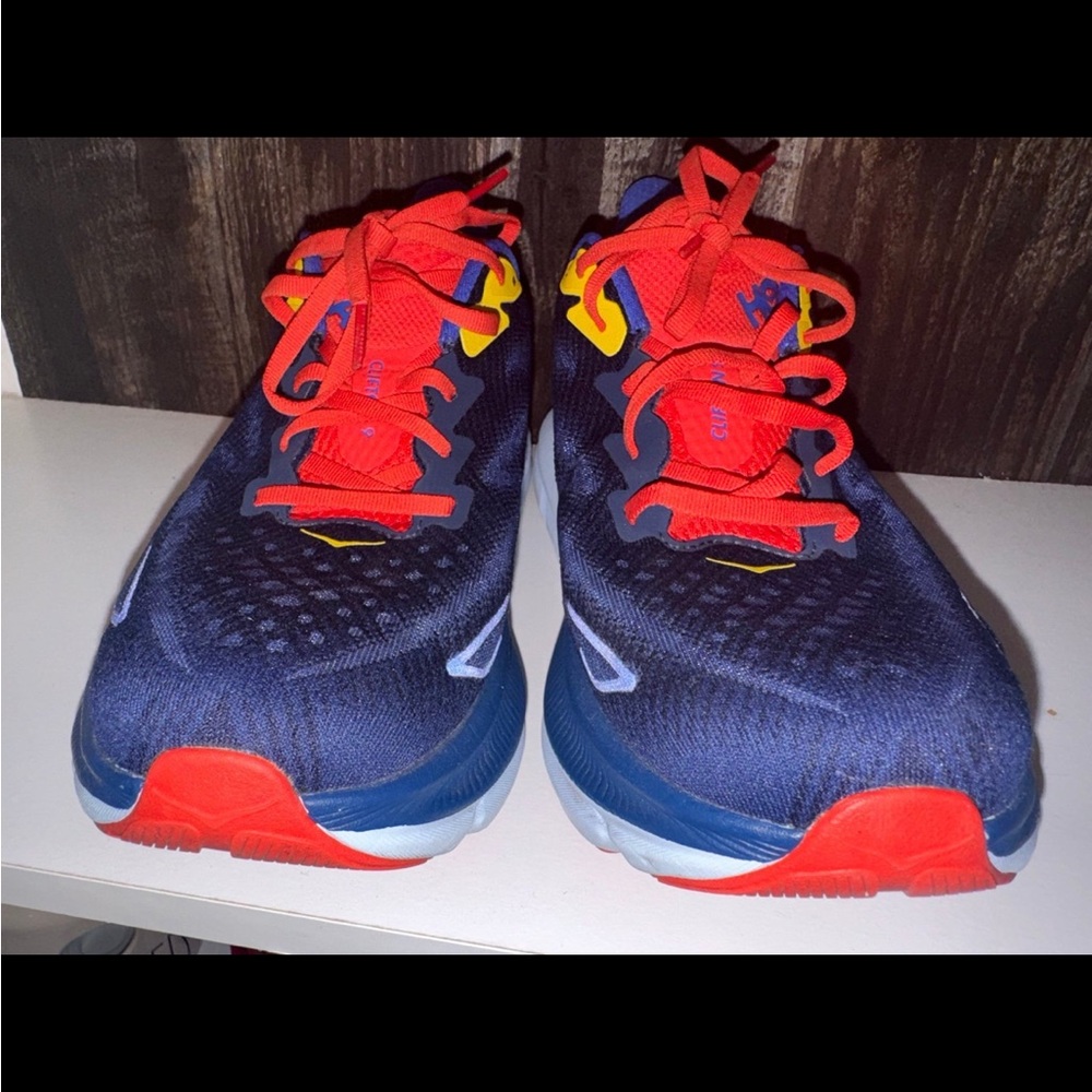 Hoka Clifton 9